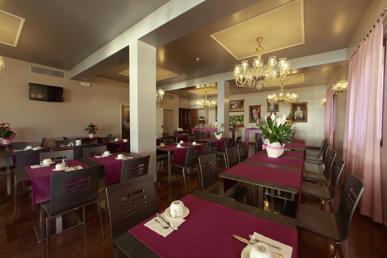 Hotel San Marco Peschiera del Garda Bagian luar foto