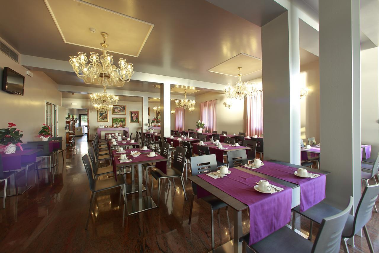 Hotel San Marco Peschiera del Garda Bagian luar foto