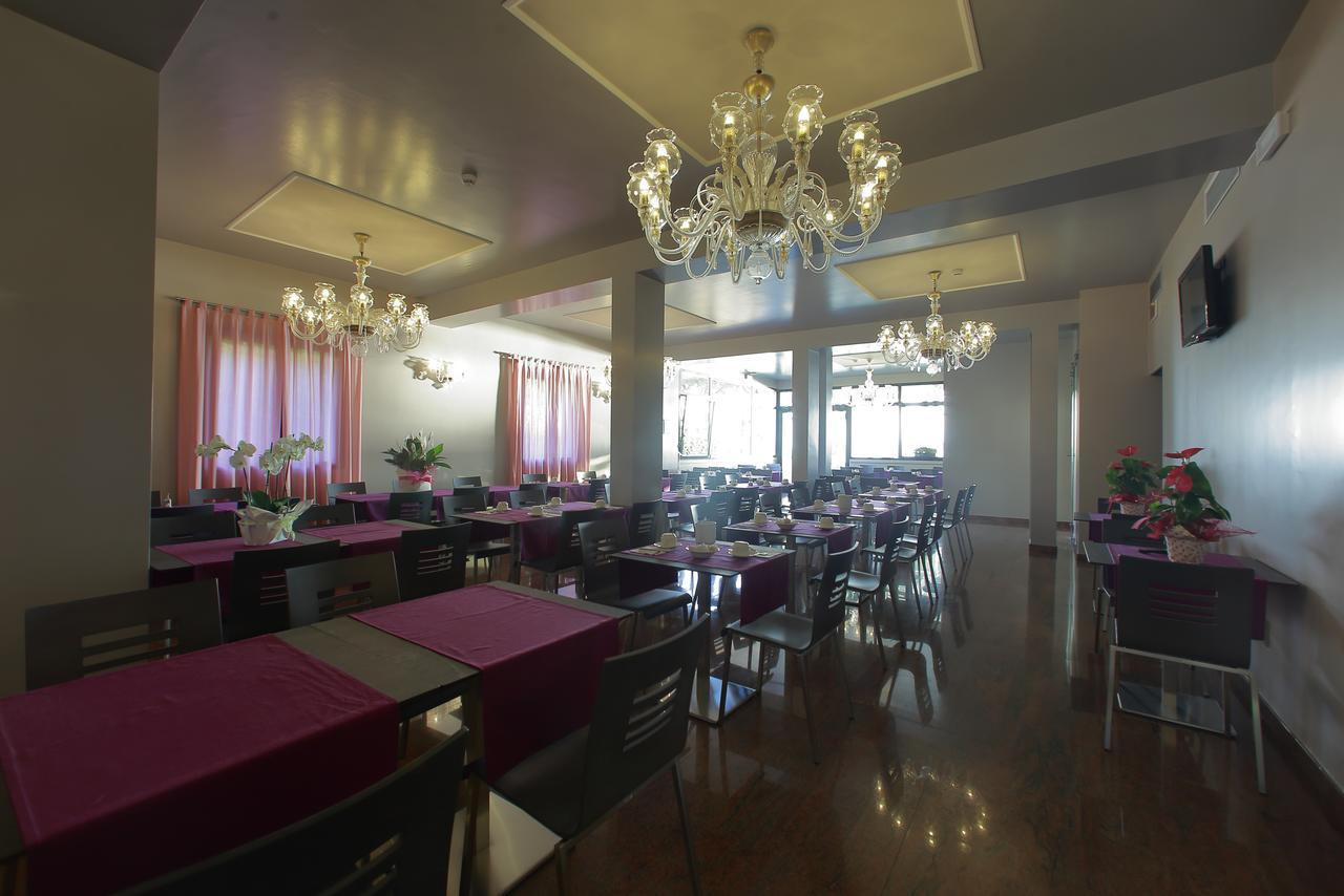 Hotel San Marco Peschiera del Garda Bagian luar foto