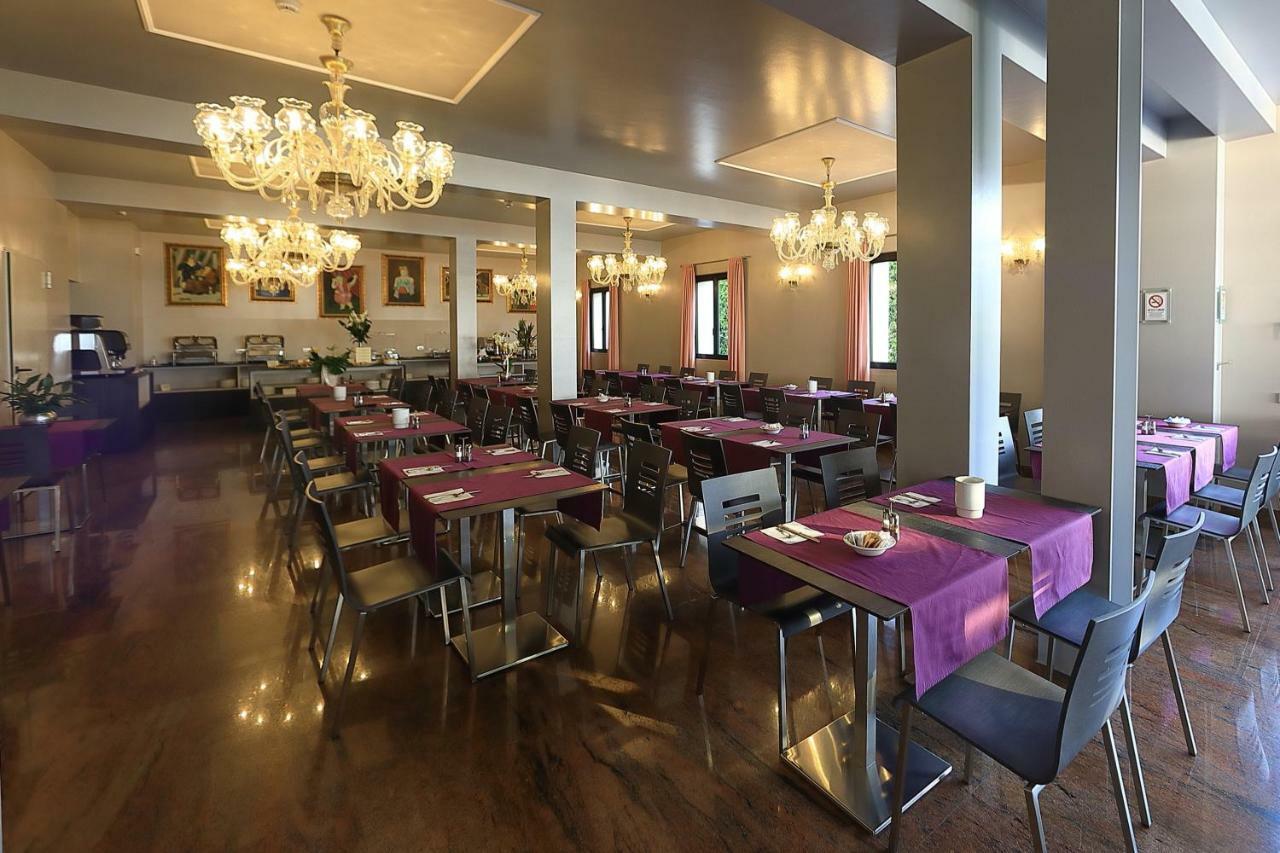 Hotel San Marco Peschiera del Garda Bagian luar foto