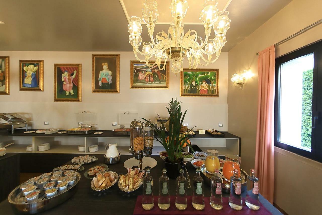 Hotel San Marco Peschiera del Garda Bagian luar foto
