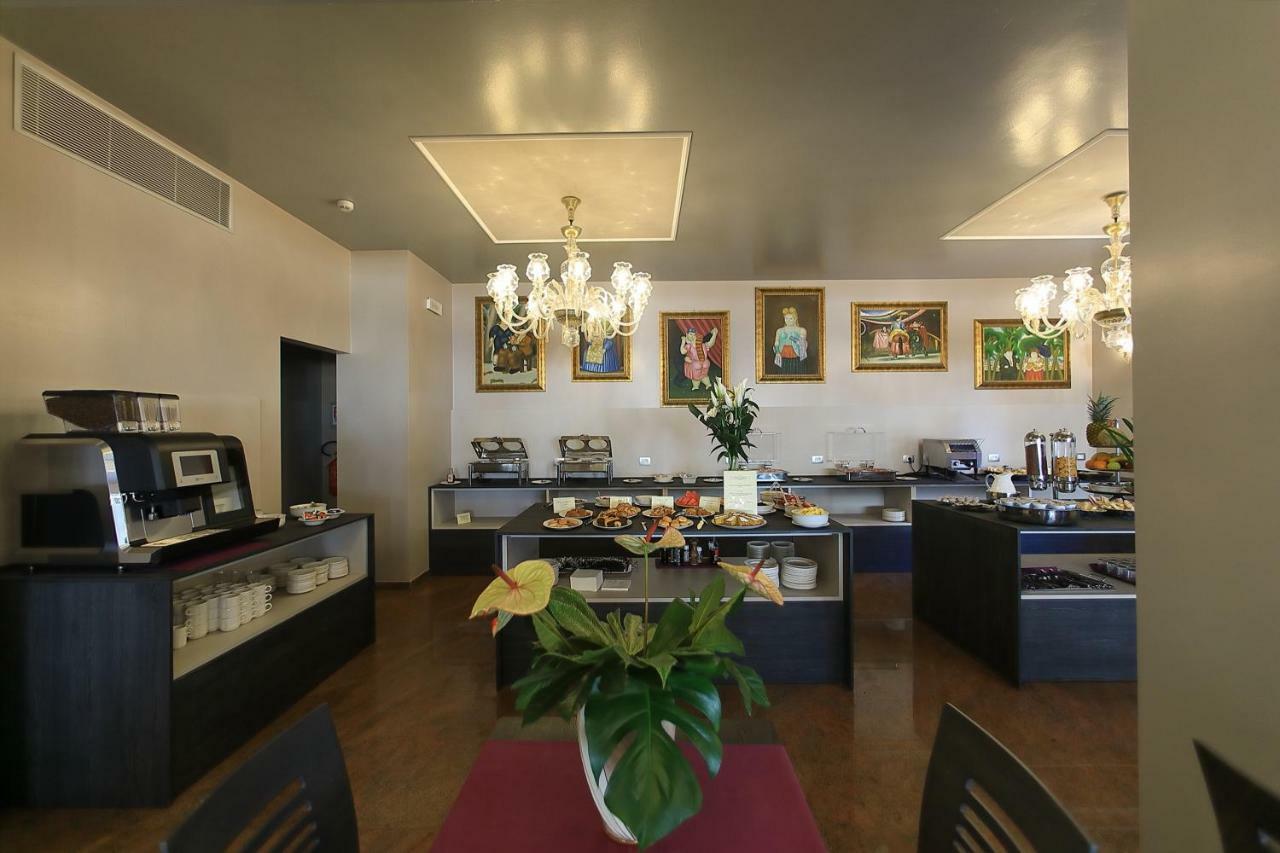 Hotel San Marco Peschiera del Garda Bagian luar foto
